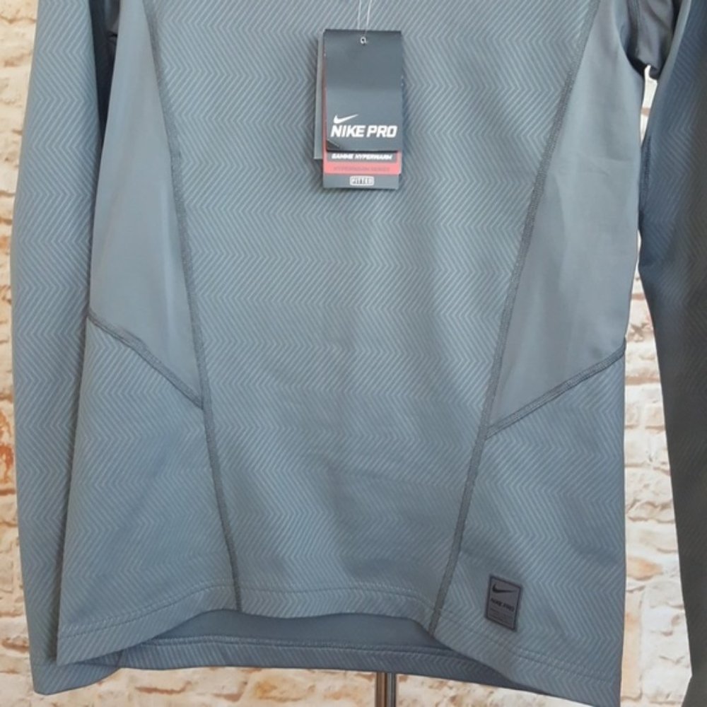 New Nike Pro Hyperwarm Dry Performance Shirt NWT - image 6